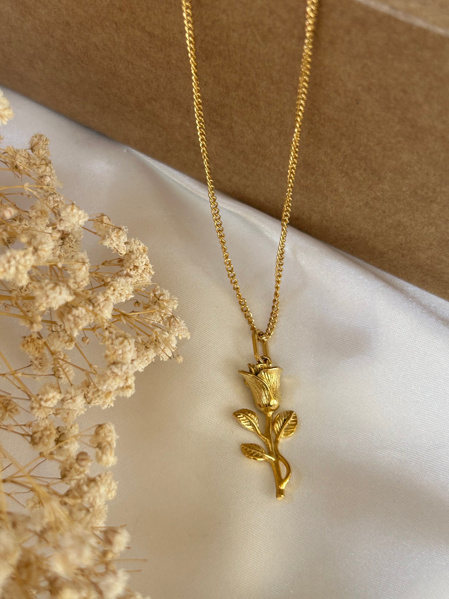 Flower Pendant Necklace