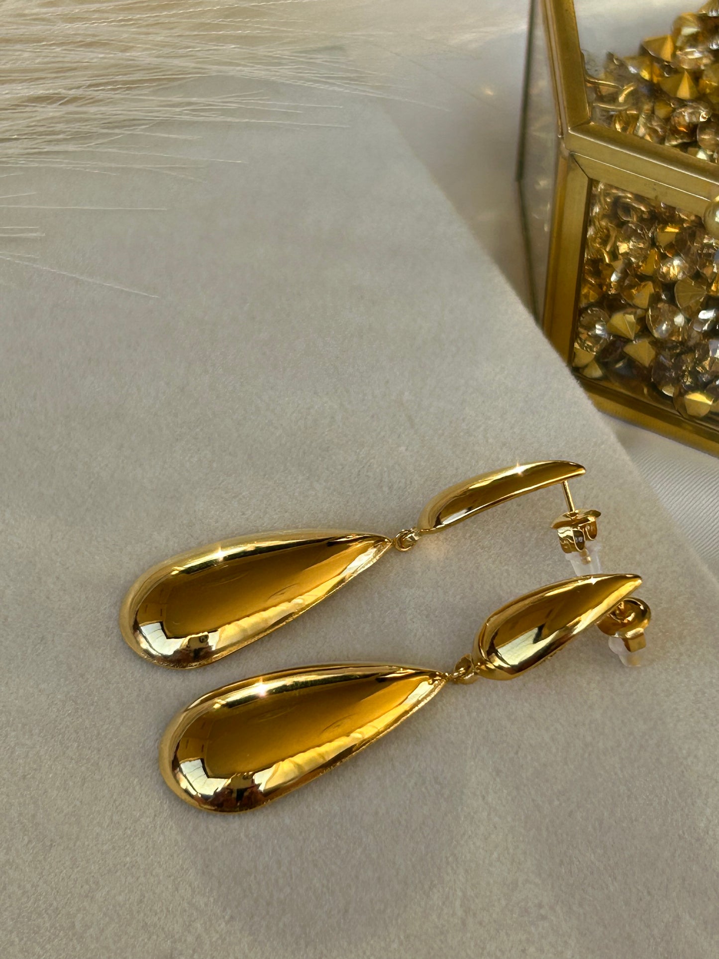 Endless luck earrings