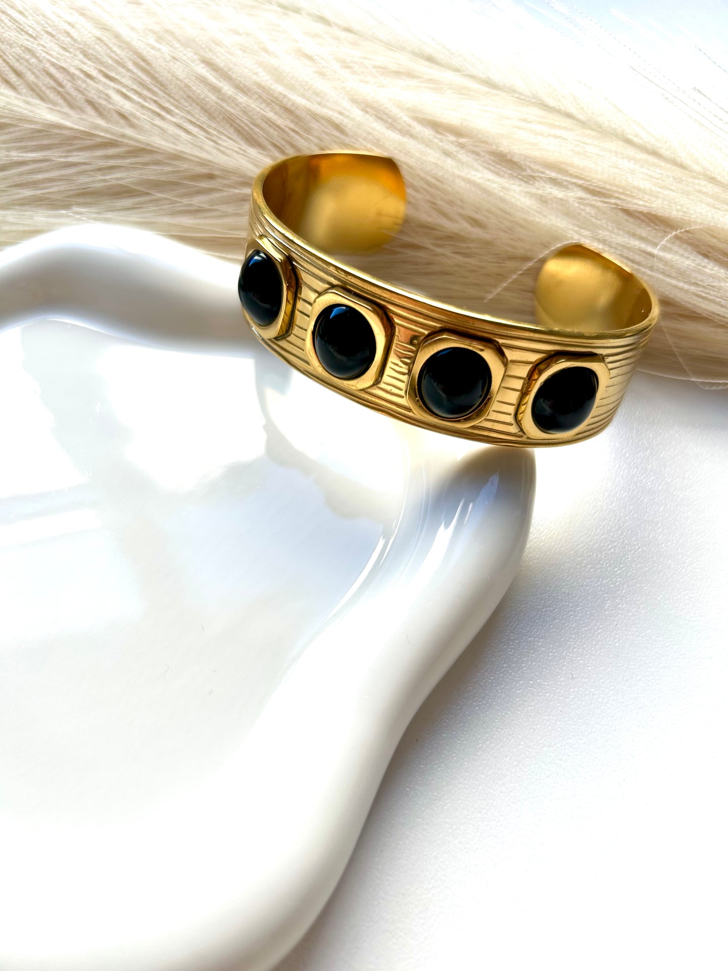 Vintage chunky bangle