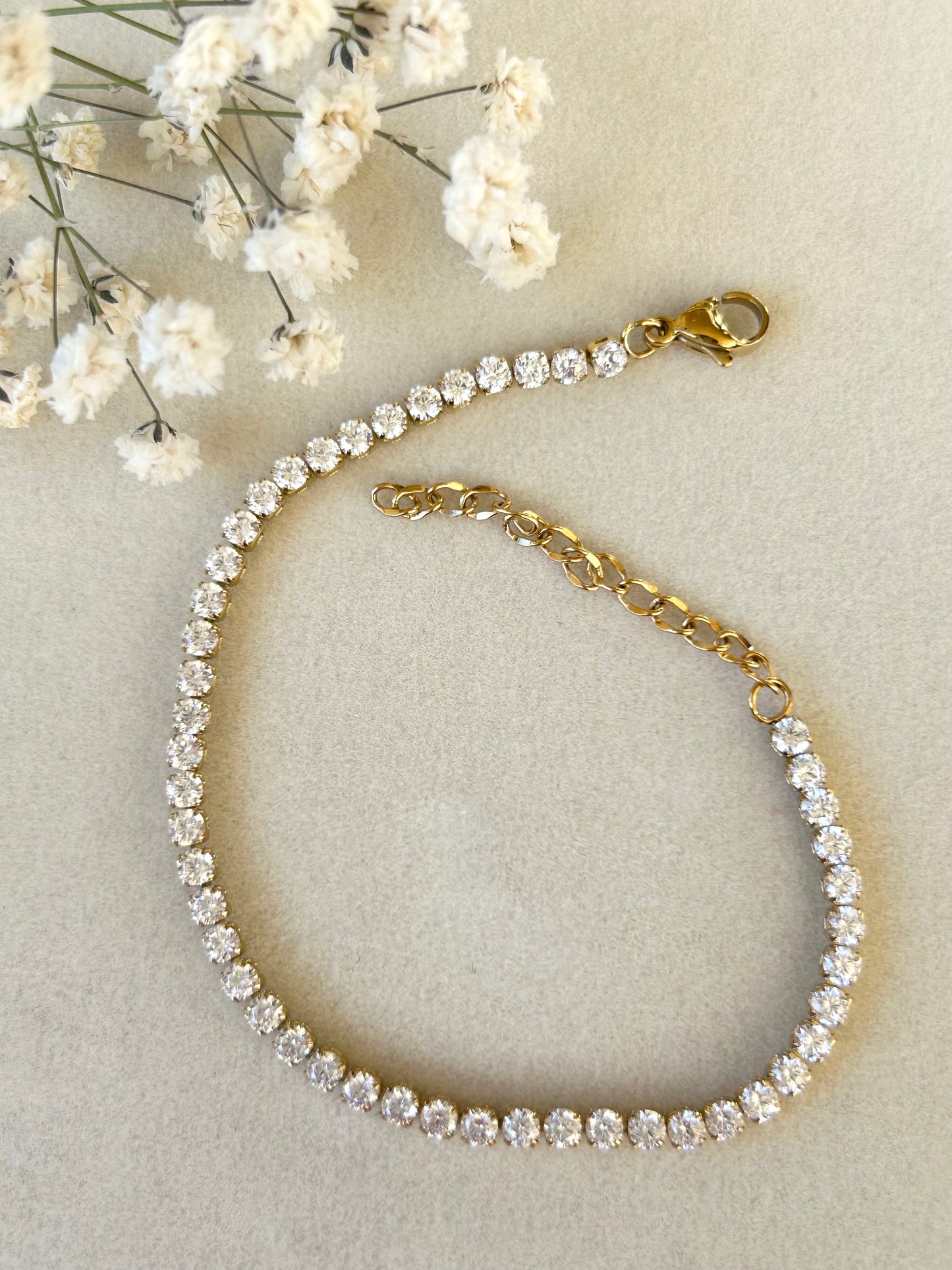 Thin tennis bracelet